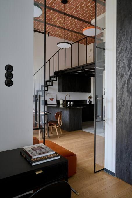 Loft Industrialny Przy Bulwarze Staromiejskim Breslávia Exterior foto