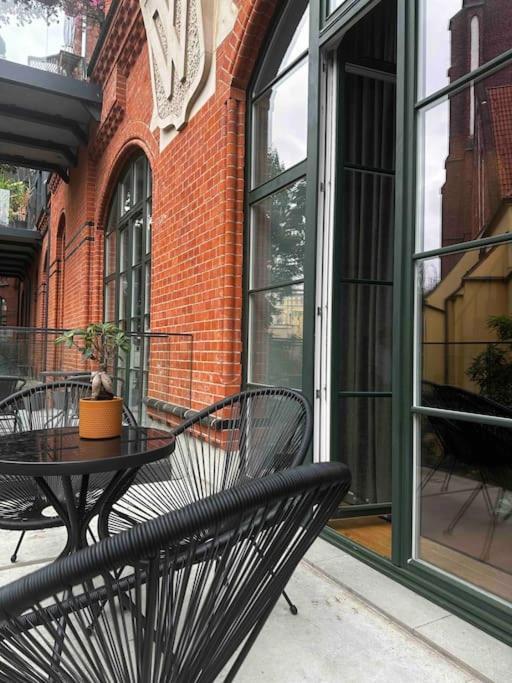 Loft Industrialny Przy Bulwarze Staromiejskim Breslávia Exterior foto